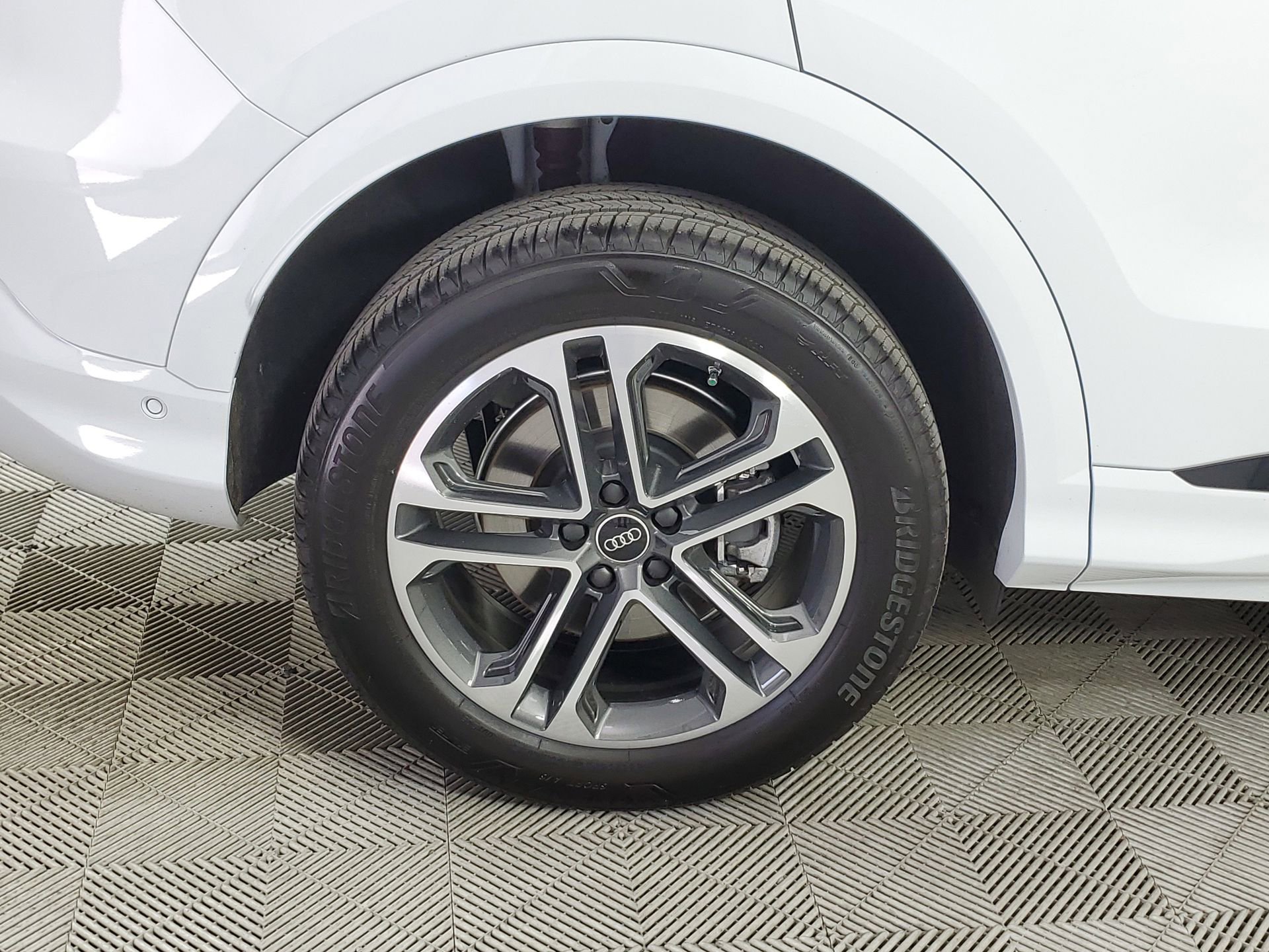 Certified 2025 Audi Q5 2.0T Premium image 13