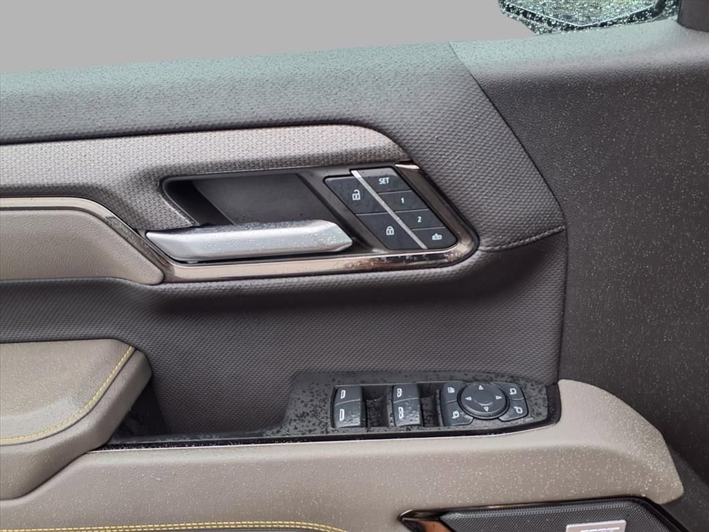 Used 2024 Chevrolet Silverado 1500 ZR2 w/ Dark Appearance Package image 18