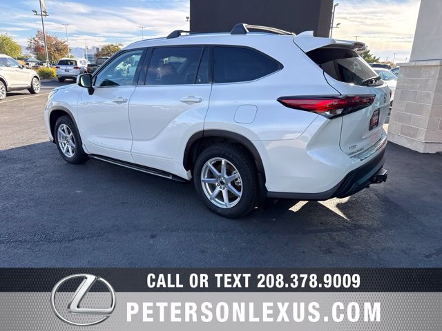 Used 2020 Toyota Highlander XLE AWD/4WD image 5
