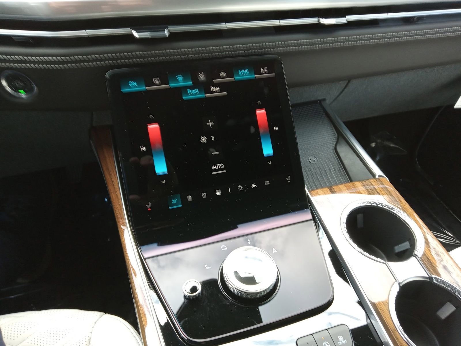 Used 2025 Cadillac Escalade Sport Platinum w/ LPO, ONYX Package image 18