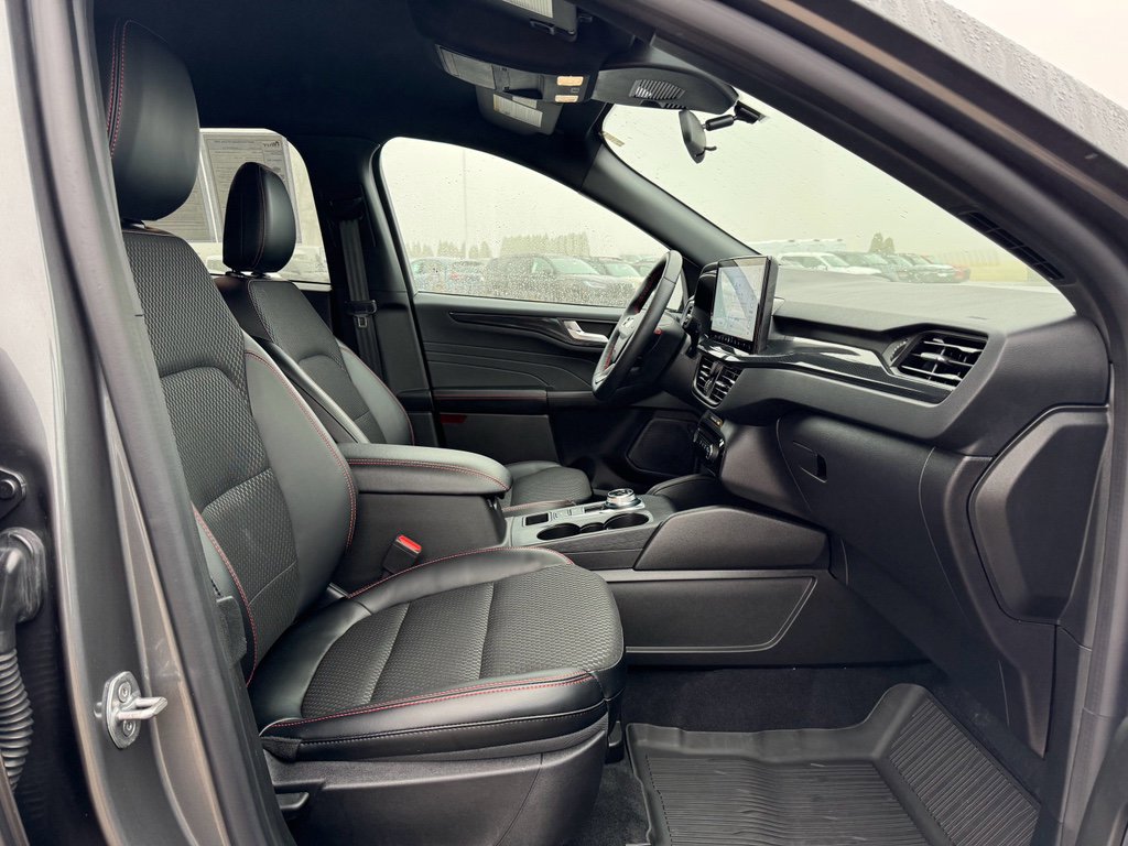 Used 2024 Ford Escape ST-Line w/ Tech Pack #1 AWD/4WD image 13