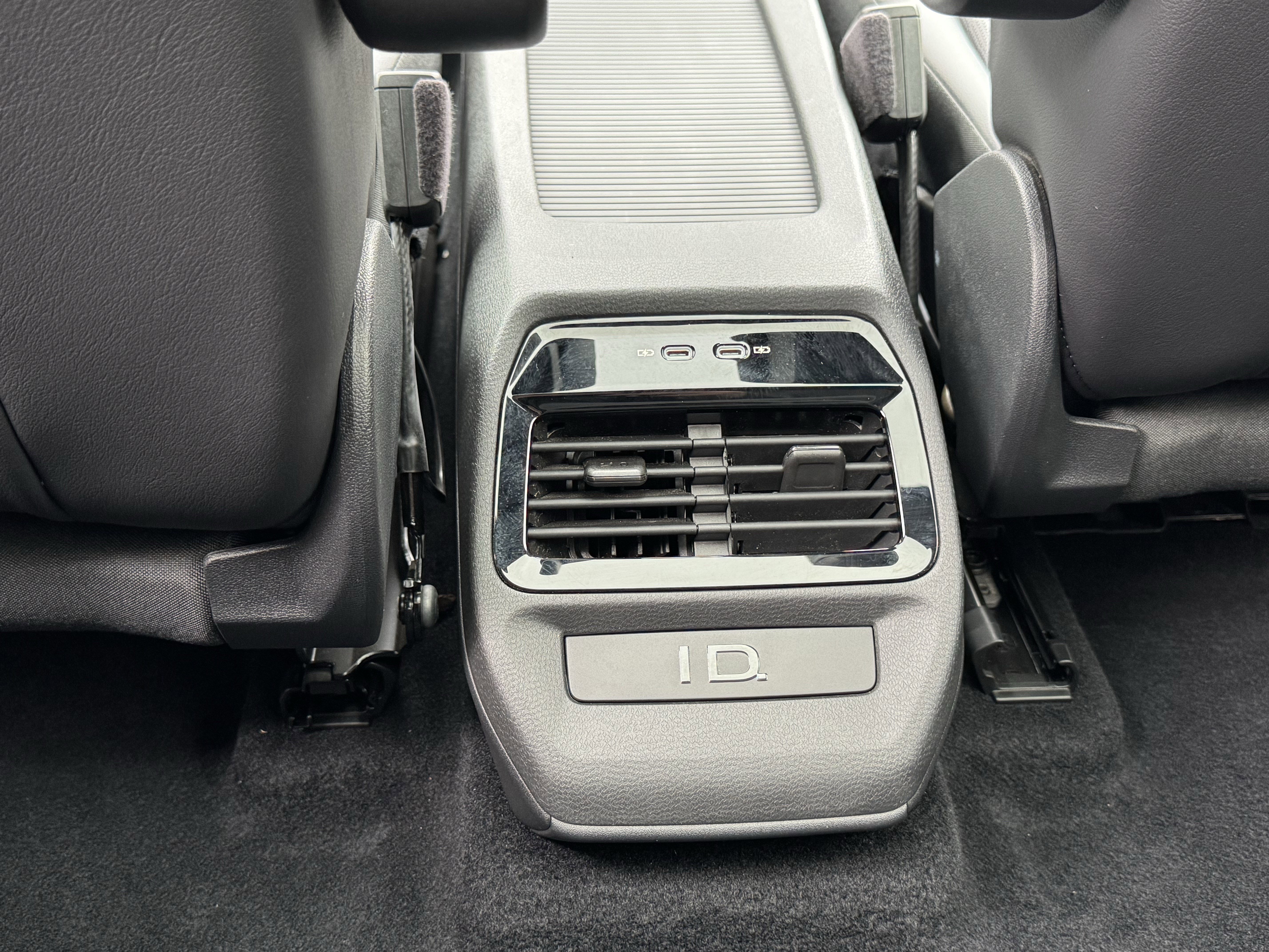 Used 2021 Volkswagen ID.4 Pro S image 31