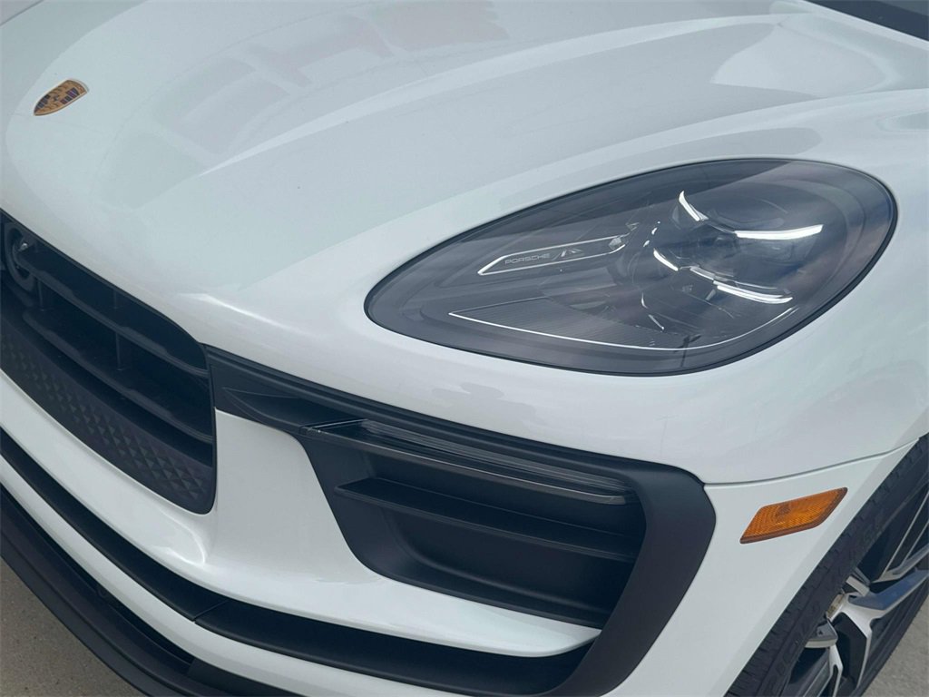 Used 2025 Porsche Macan image 13