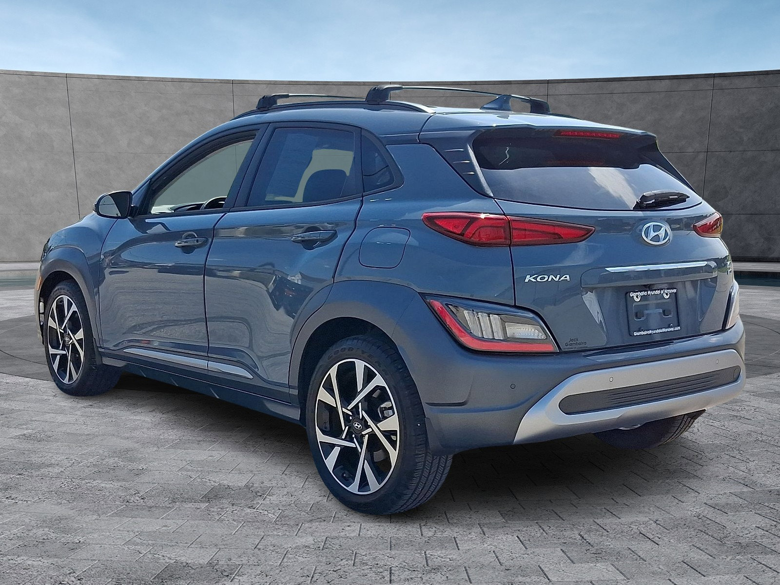 Certified 2022 Hyundai Kona Limited AWD/4WD image 4