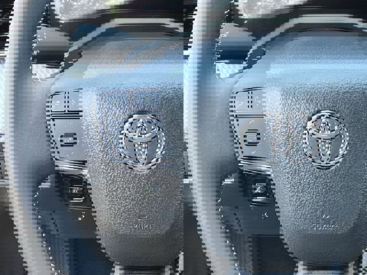 Used 2026 Toyota Camry SE w/ Convenience Package image 12