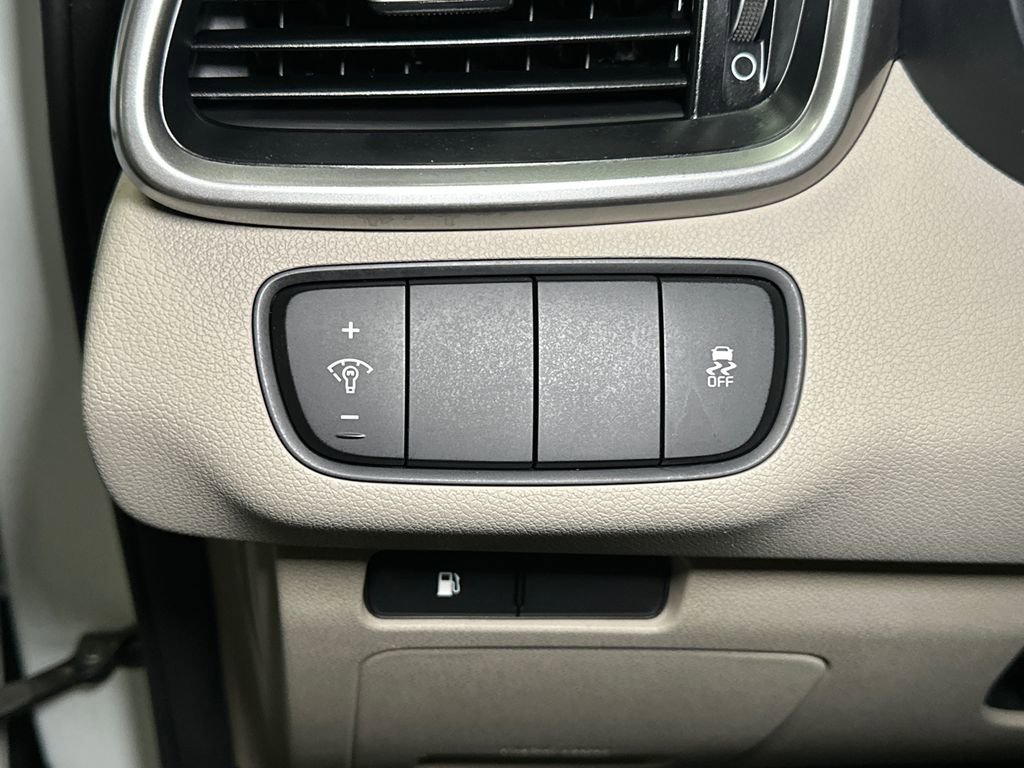Used 2017 Kia Sorento LX image 19