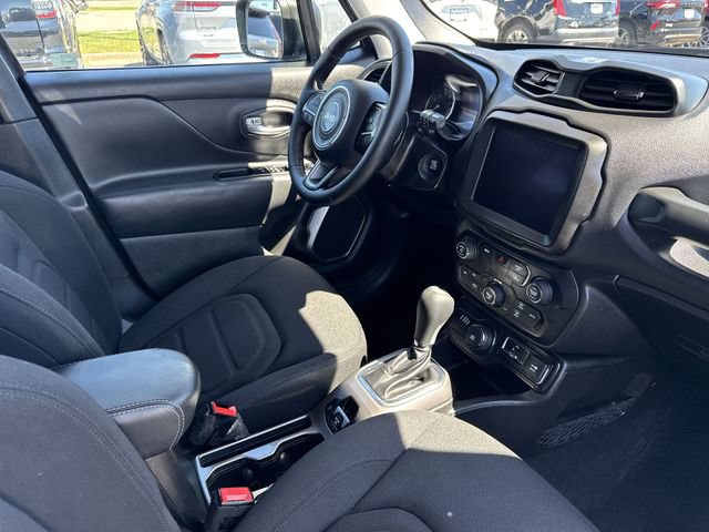 Used 2022 Jeep Renegade Latitude w/ Convenience Group AWD/4WD image 27