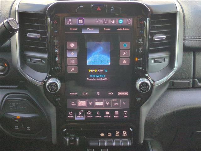Used 2025 RAM 2500 Laramie AWD/4WD image 15