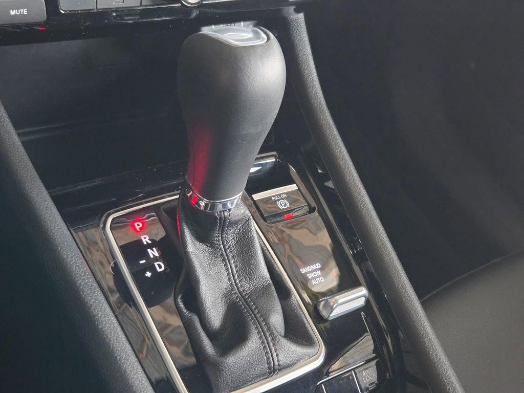 Used 2024 Jeep Compass Limited image 8