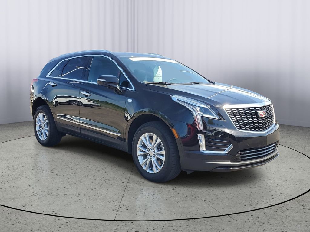 Certified 2024 Cadillac XT5 Luxury w/ LPO, Premium Carpet Package FWD image 2