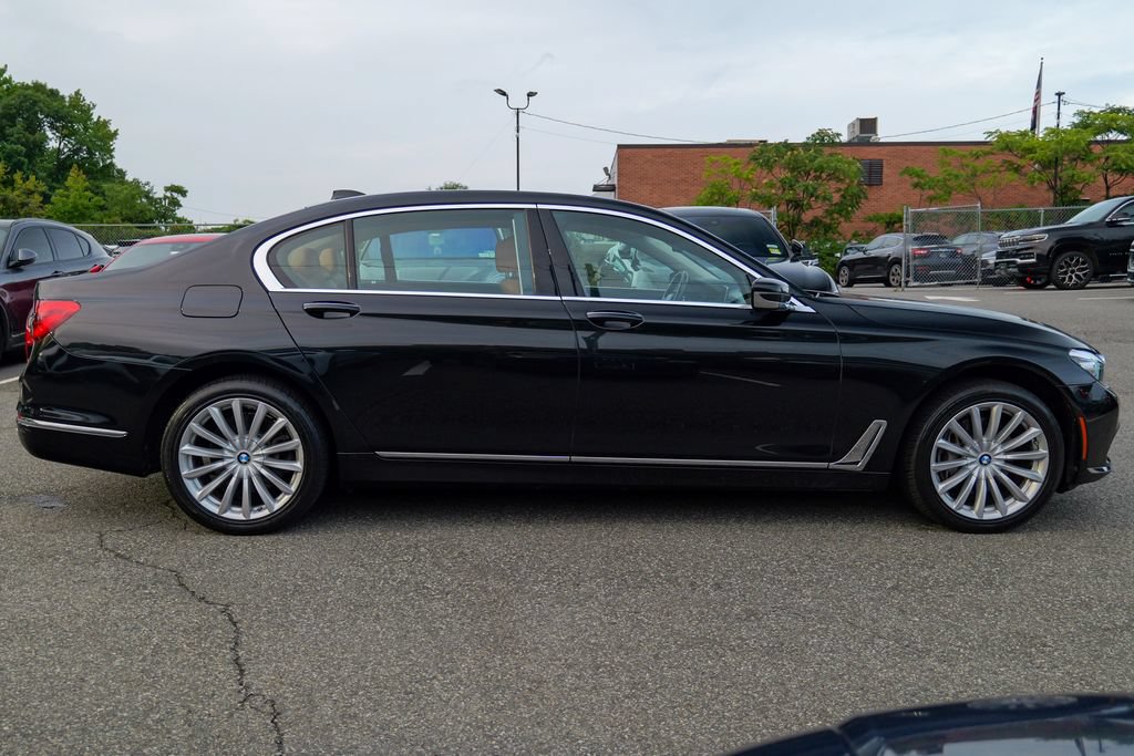 Used 2018 BMW 740i xDrive AWD/4WD image 8