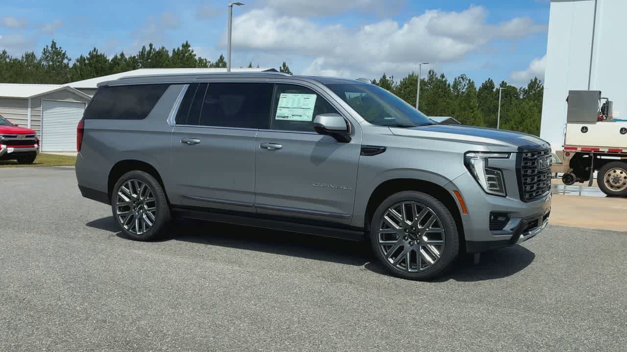 New 2026 GMC Yukon XL Denali Ultimate w/ LPO, Floor Liner Package AWD/4WD image 2