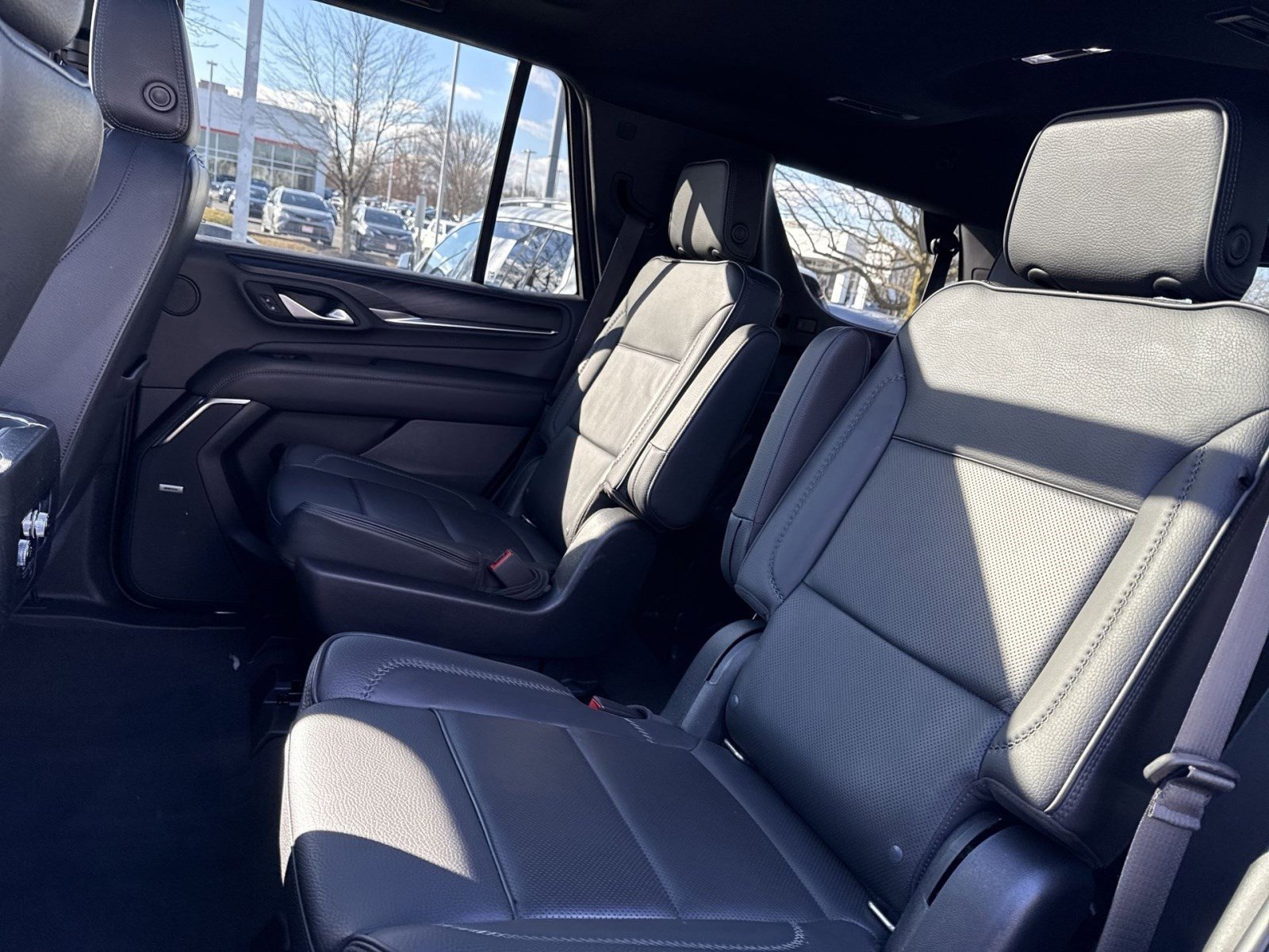 Used 2022 GMC Yukon Denali w/ Denali Premium Package image 22