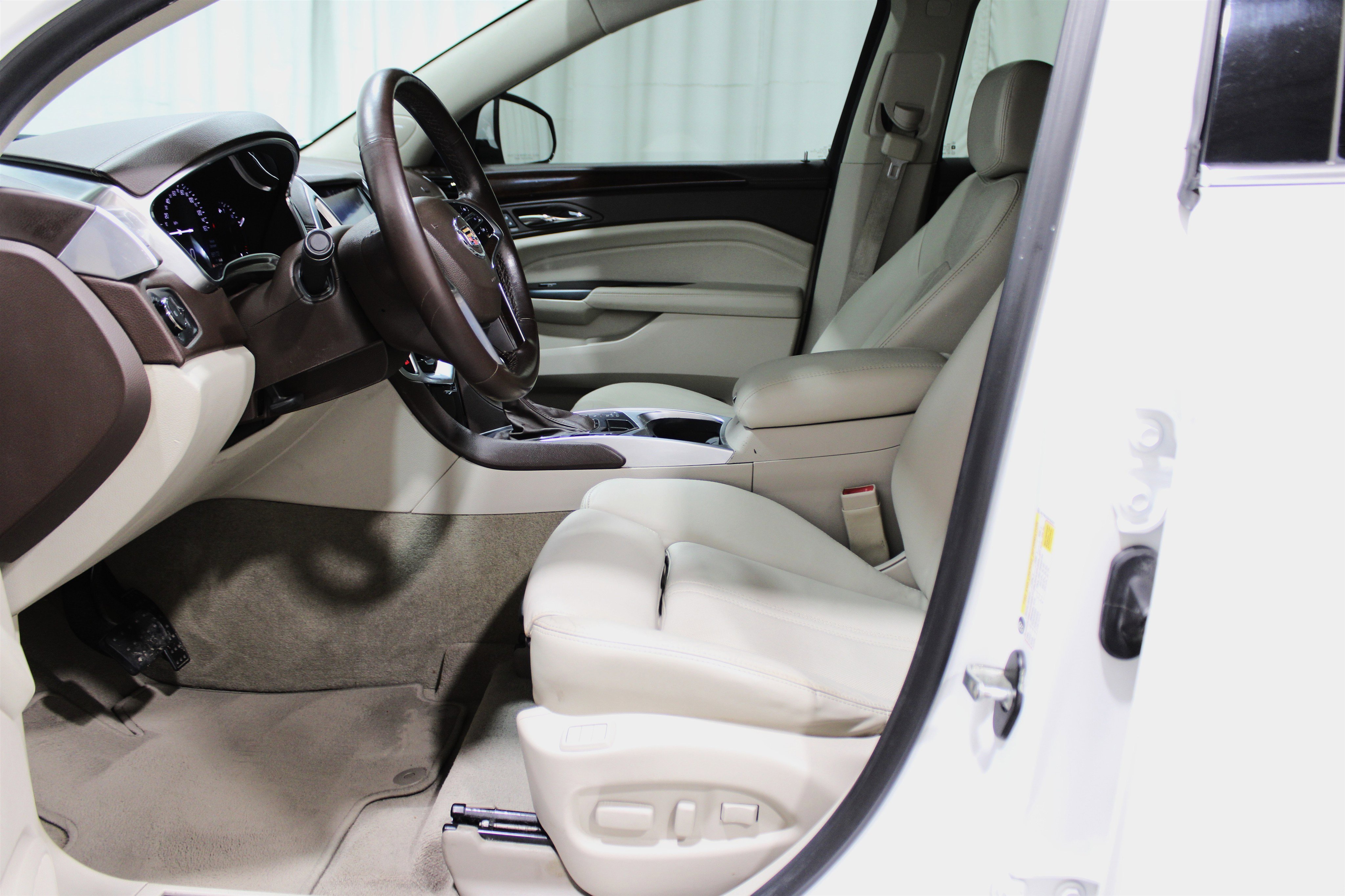 Used 2015 Cadillac SRX Performance w/ Driver Awareness Package image 3