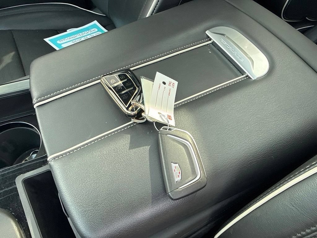 Used 2023 Cadillac Escalade Sport w/ LPO, ONYX Package AWD/4WD image 15
