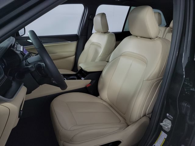 Used 2023 Jeep Grand Cherokee Limited AWD/4WD image 14