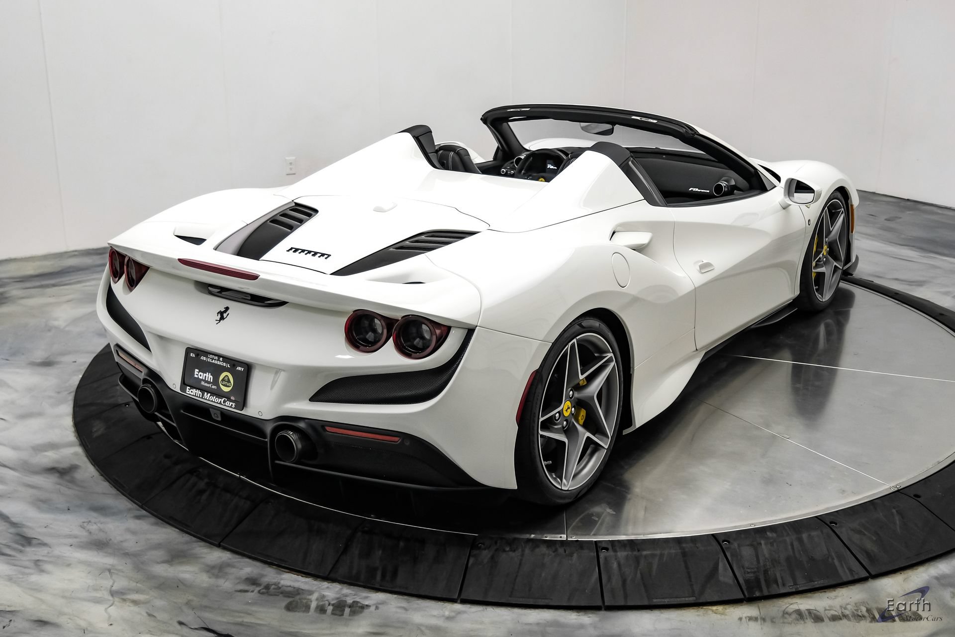 Used 2022 Ferrari F8 Tributo RWD image 24