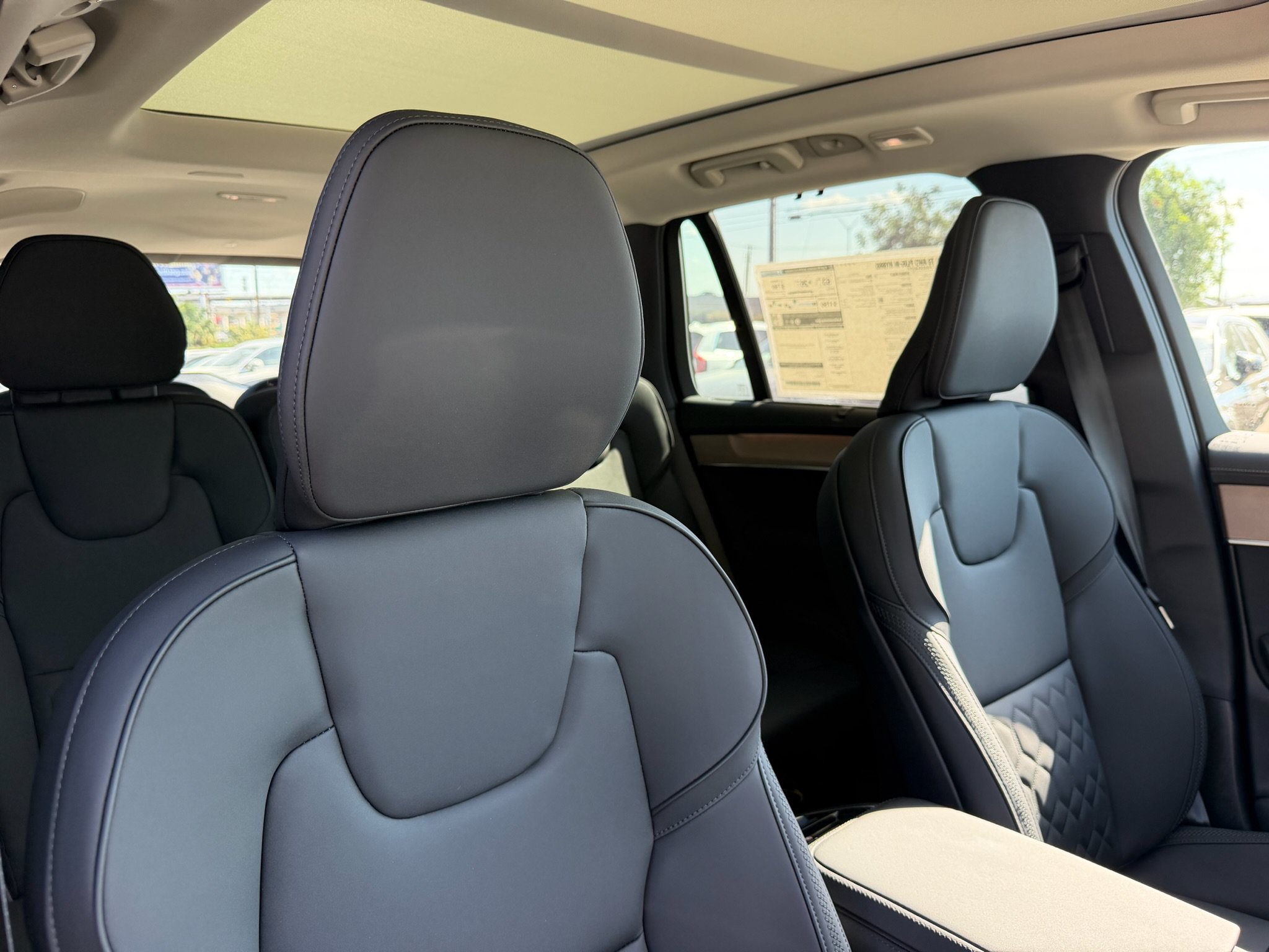 New 2027 Volvo XC90 T8 Bright AWD/4WD image 9
