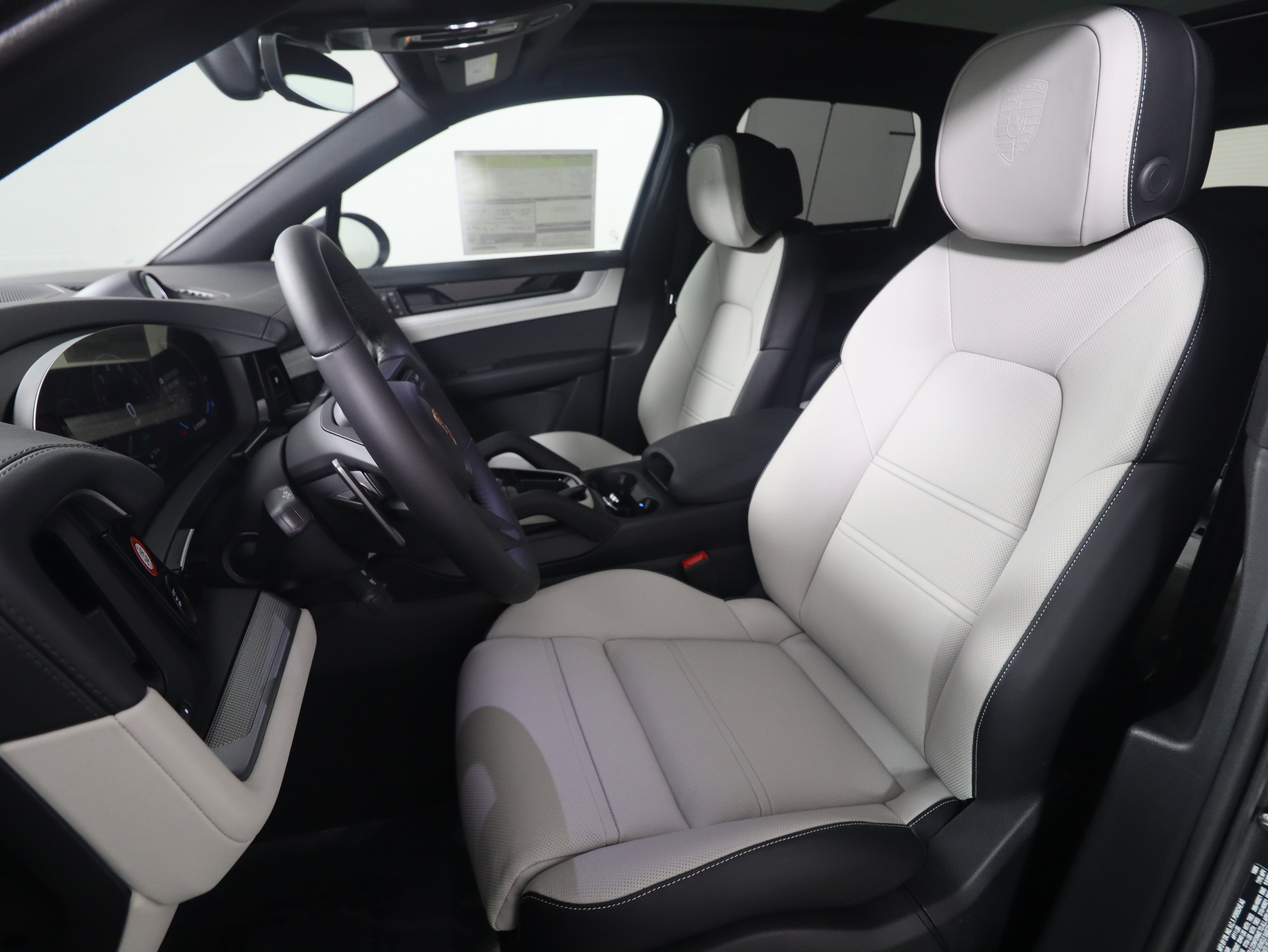 New 2026 Porsche Cayenne S image 4