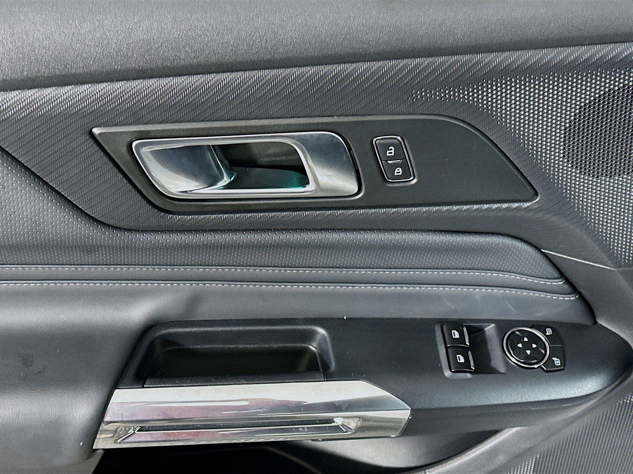 Used 2024 Ford Mustang Premium image 15