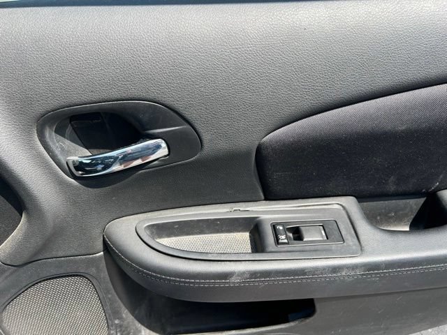 Used 2013 Chrysler 200 Touring FWD image 25