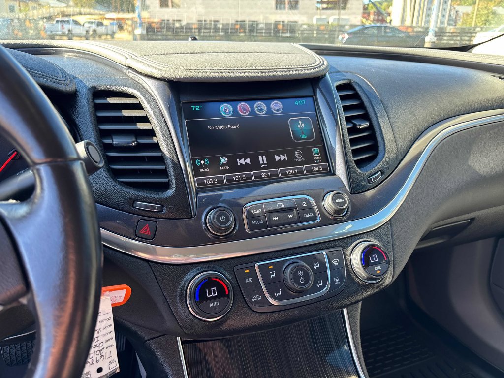 Used 2017 Chevrolet Impala LT FWD image 15