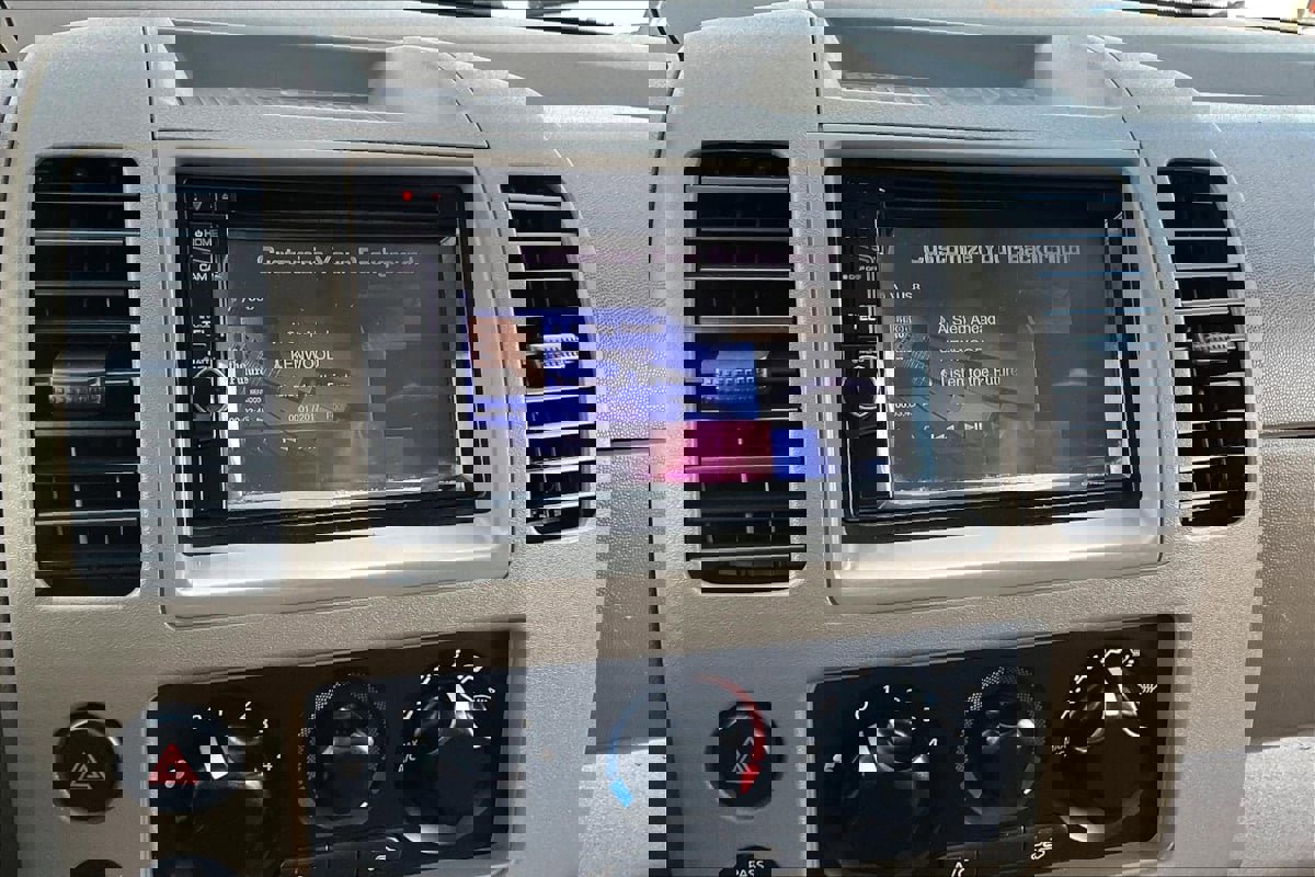 Used 2008 Nissan Frontier SE w/ SE Value Truck Pkg image 15