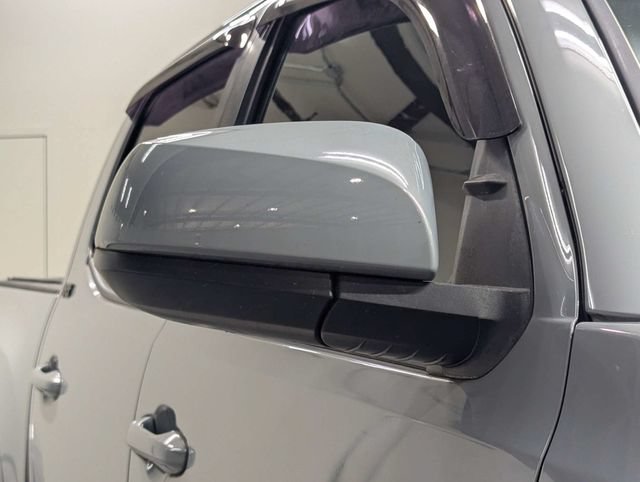 Used 2020 Toyota Tacoma SR5 RWD image 27