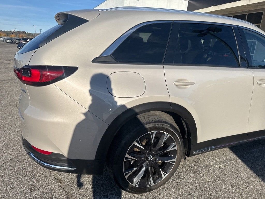 Used 2024 MAZDA CX-90 Plug-In Hybrid w/ Premium Pkg image 13