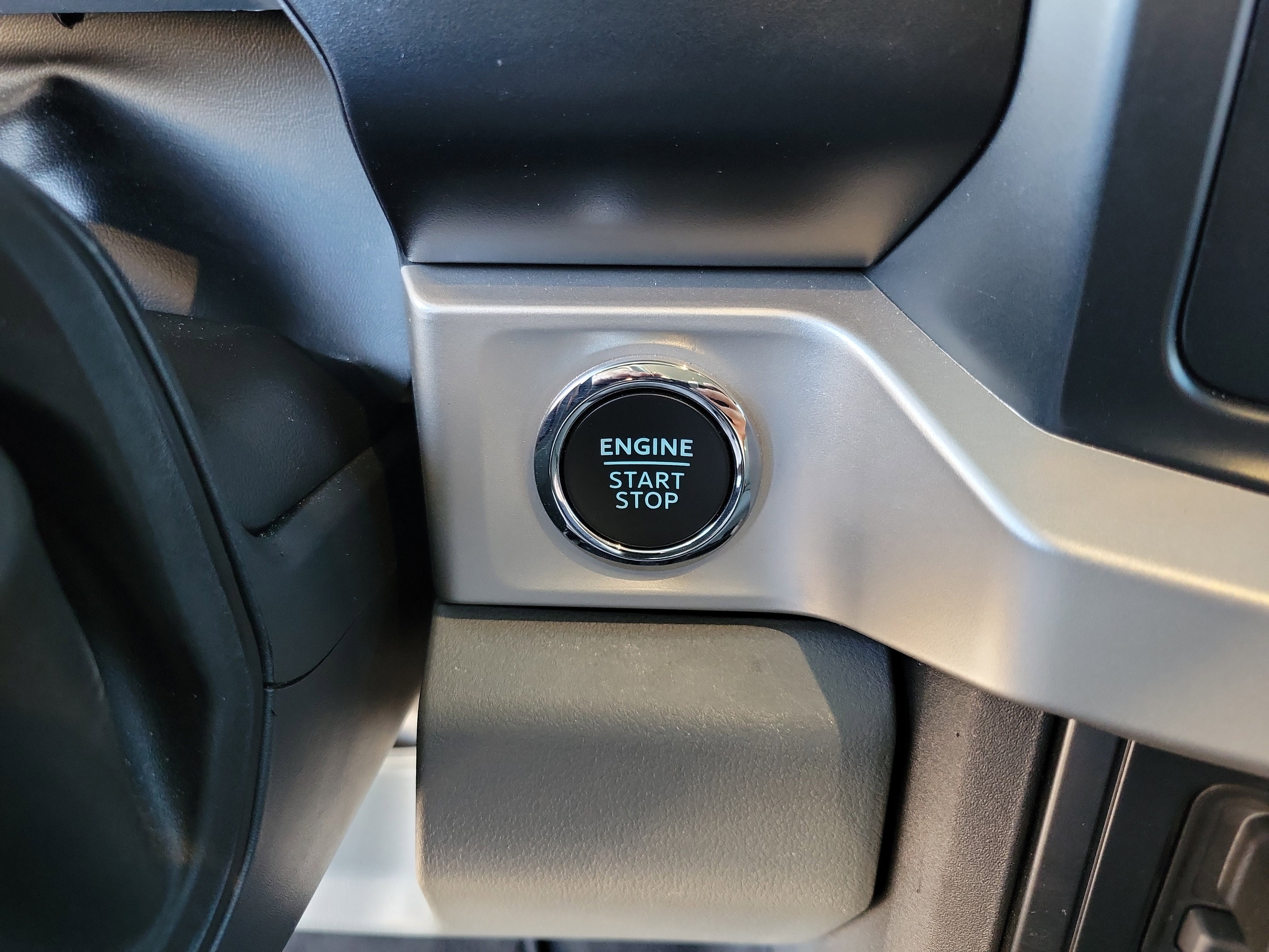 Used 2024 Ford F250 XLT w/ XLT Premium Package image 16