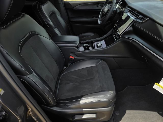 Used 2023 Jeep Grand Cherokee L Laredo image 33