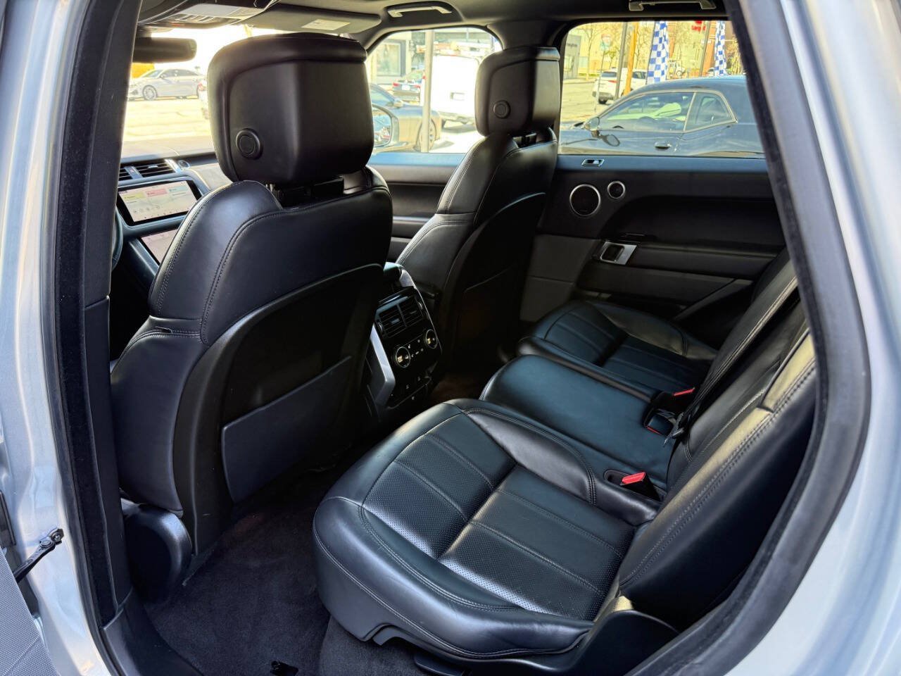 Used 2018 Land Rover Range Rover Sport HSE AWD/4WD image 30
