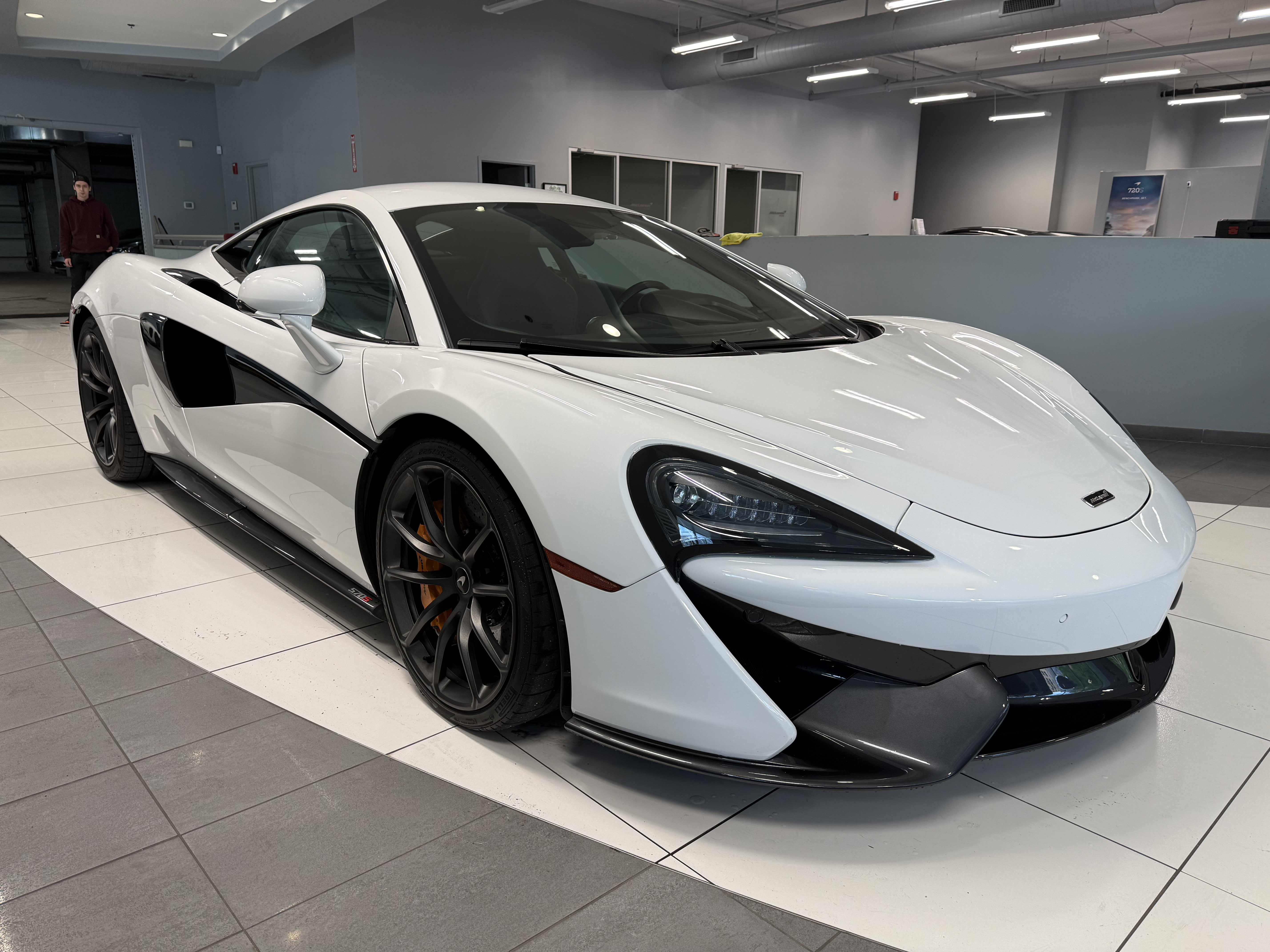 Used 2019 McLaren 570S Coupe RWD image 5