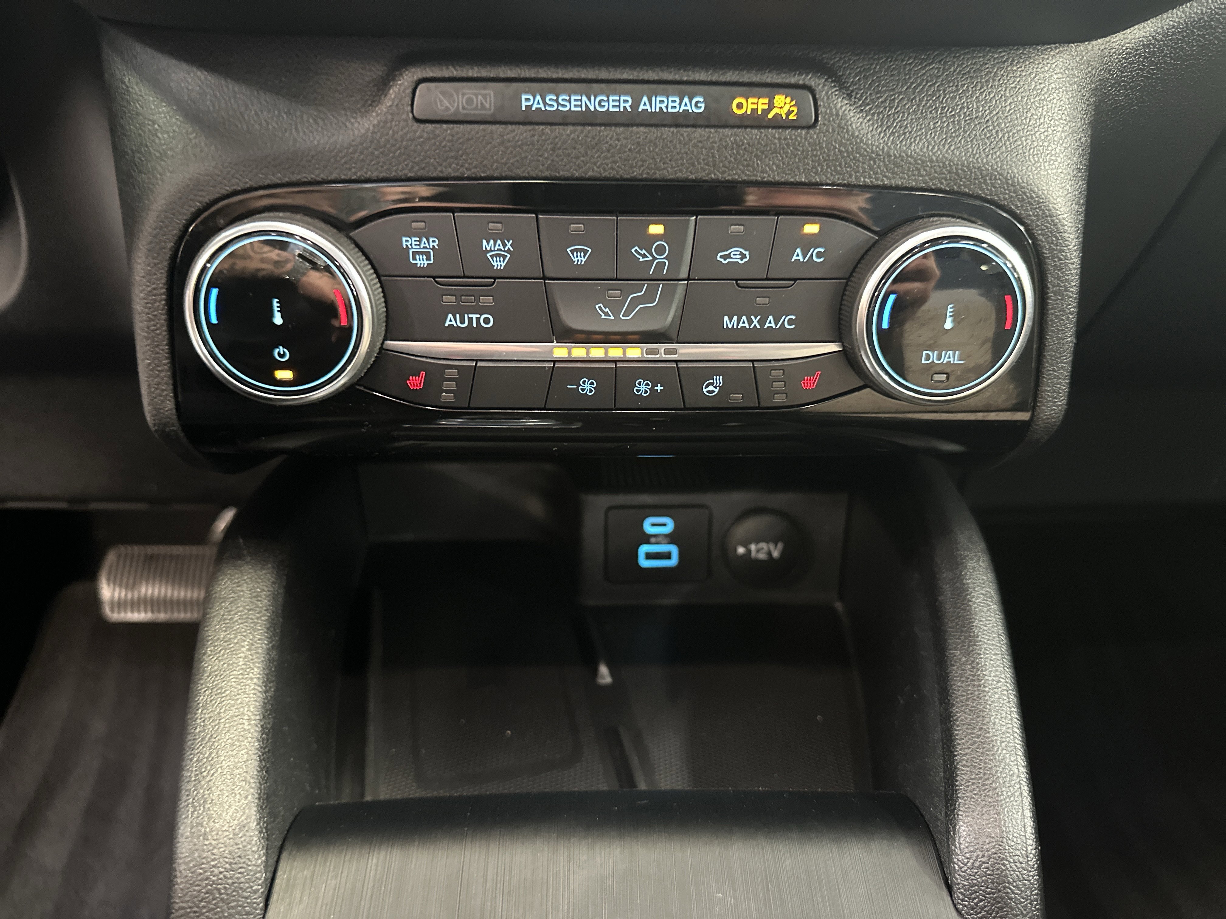 Used 2022 Ford Escape Titanium w/ Titanium Elite Package image 33