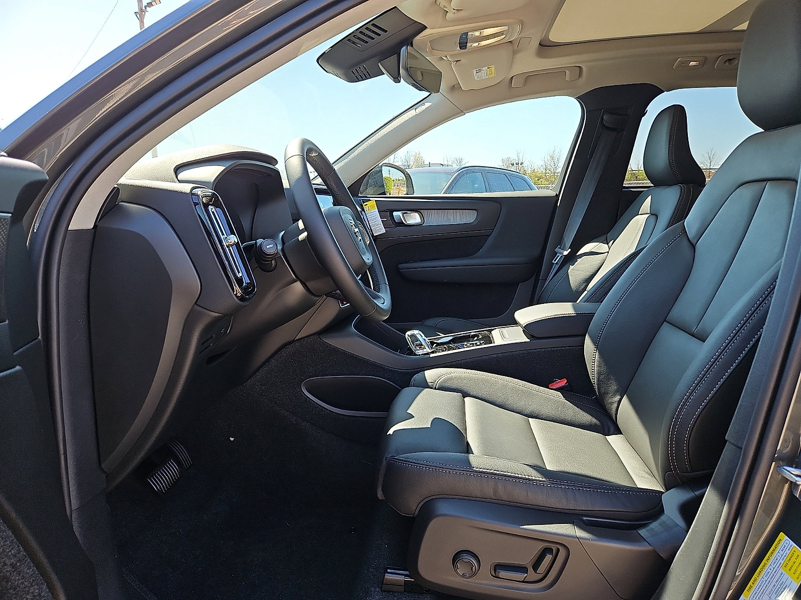 New 2026 Volvo XC40 B5 Ultra w/ Climate Package AWD/4WD image 11