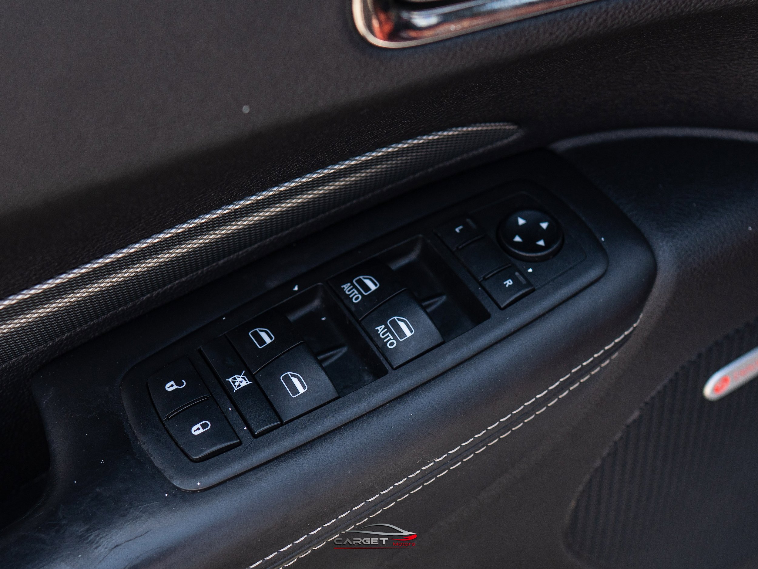 Used 2018 Dodge Durango SRT w/ Technology Group AWD/4WD image 42