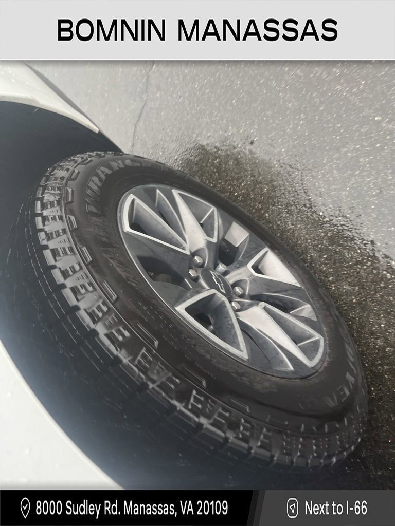 Used 2021 Chevrolet Suburban Z71 w/ Luxury Package image 5