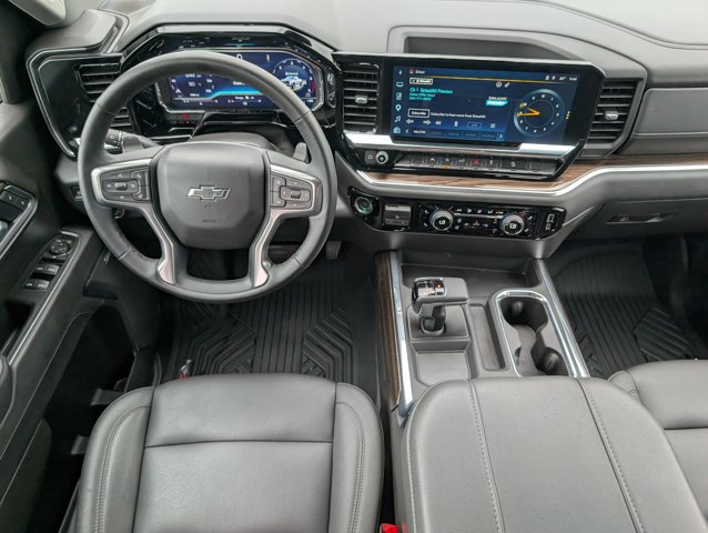 Used 2025 Chevrolet Silverado 1500 LT Trail Boss w/ Convenience Package II AWD/4WD image 6