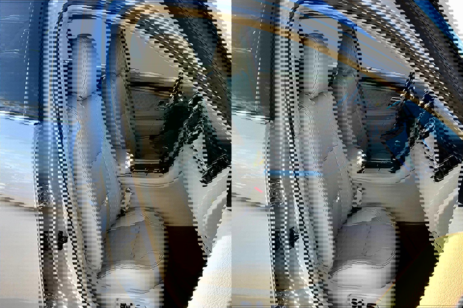 Used 2017 Ford Taurus Limited image 7