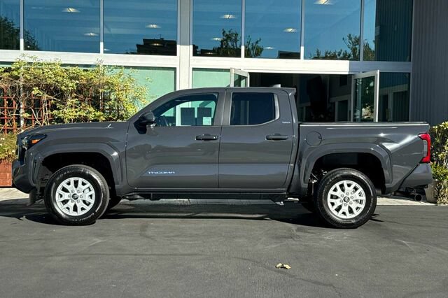 Used 2026 Toyota Tacoma SR5 AWD/4WD image 7