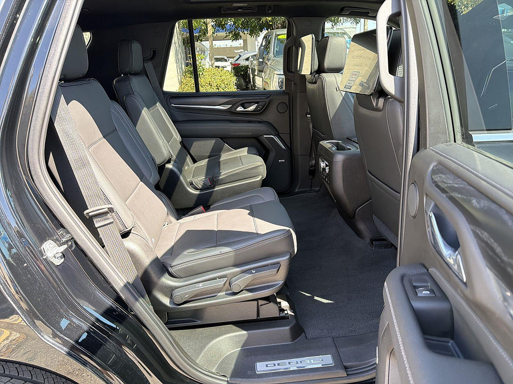 Used 2021 GMC Yukon Denali w/ Denali Ultimate Package RWD image 26