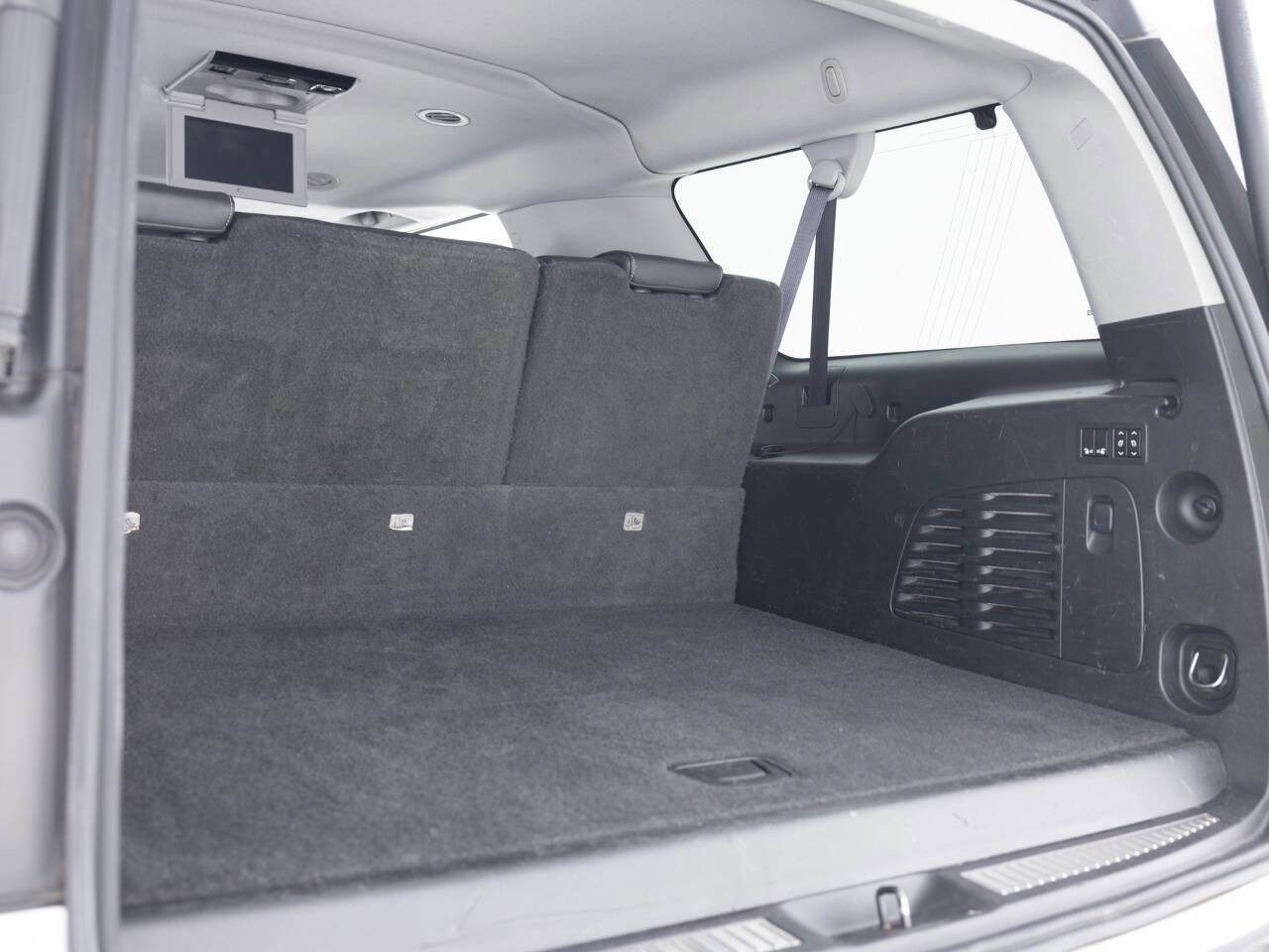 Used 2015 Chevrolet Suburban LTZ image 48