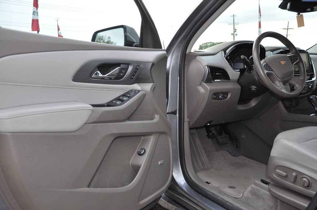 Used 2020 Chevrolet Traverse Premier image 11