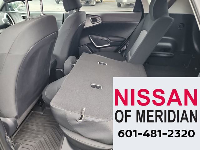 Used 2023 Kia Soul LX image 27