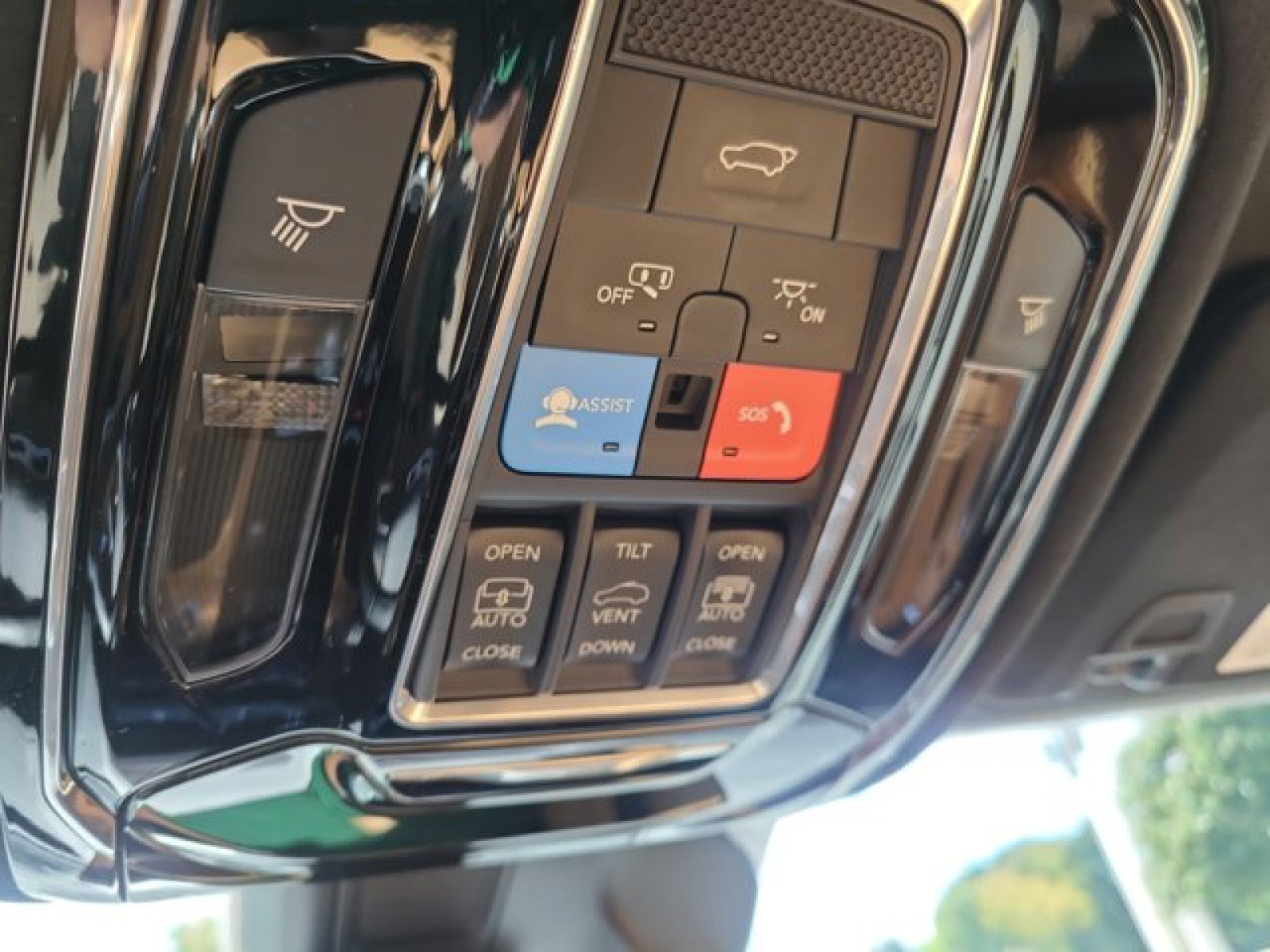 Used 2024 Jeep Grand Cherokee L Summit image 31