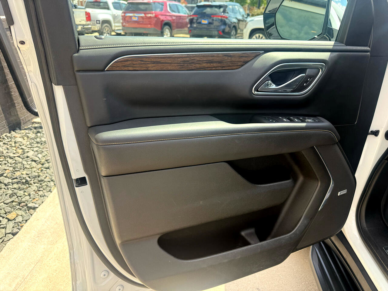Used 2021 Chevrolet Suburban Premier w/ Premium Package image 13