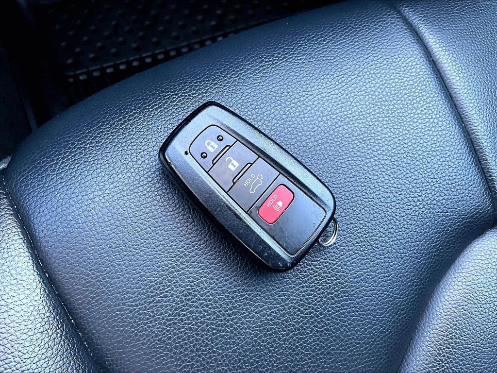 Used 2023 Toyota Highlander XLE AWD/4WD image 31