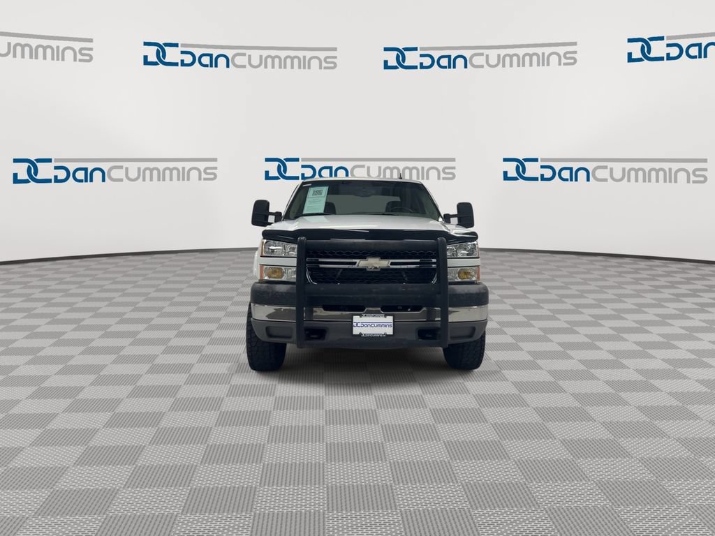 Used 2006 Chevrolet Silverado 2500 LT w/ Heavy-Duty Power Package RWD image 3