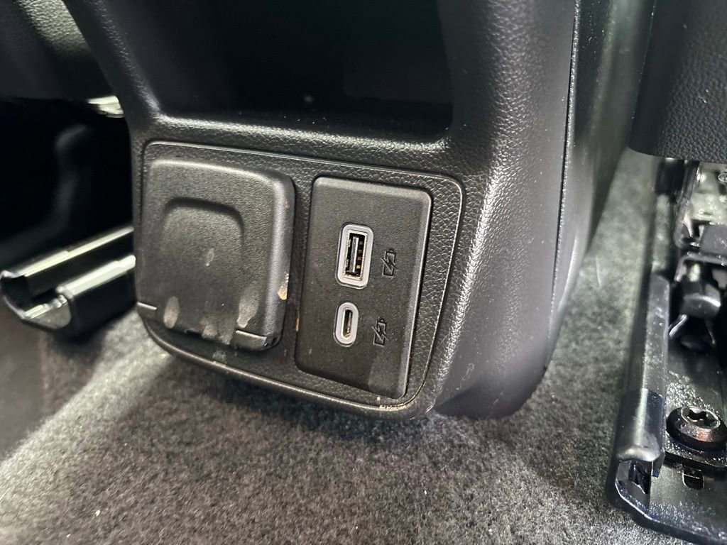 Used 2021 Buick Encore GX Essence w/ Experience Buick Package image 19