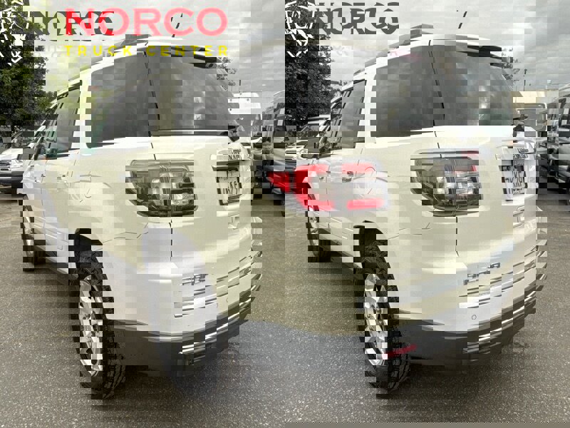 Used 2015 GMC Acadia SLE image 6